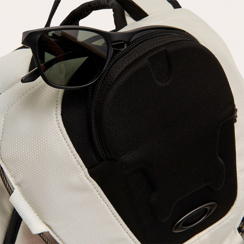 Oakley Kitchen Sink Backpack 21L Unisex Casual Sports Bag Mist NWT FOS90147768S