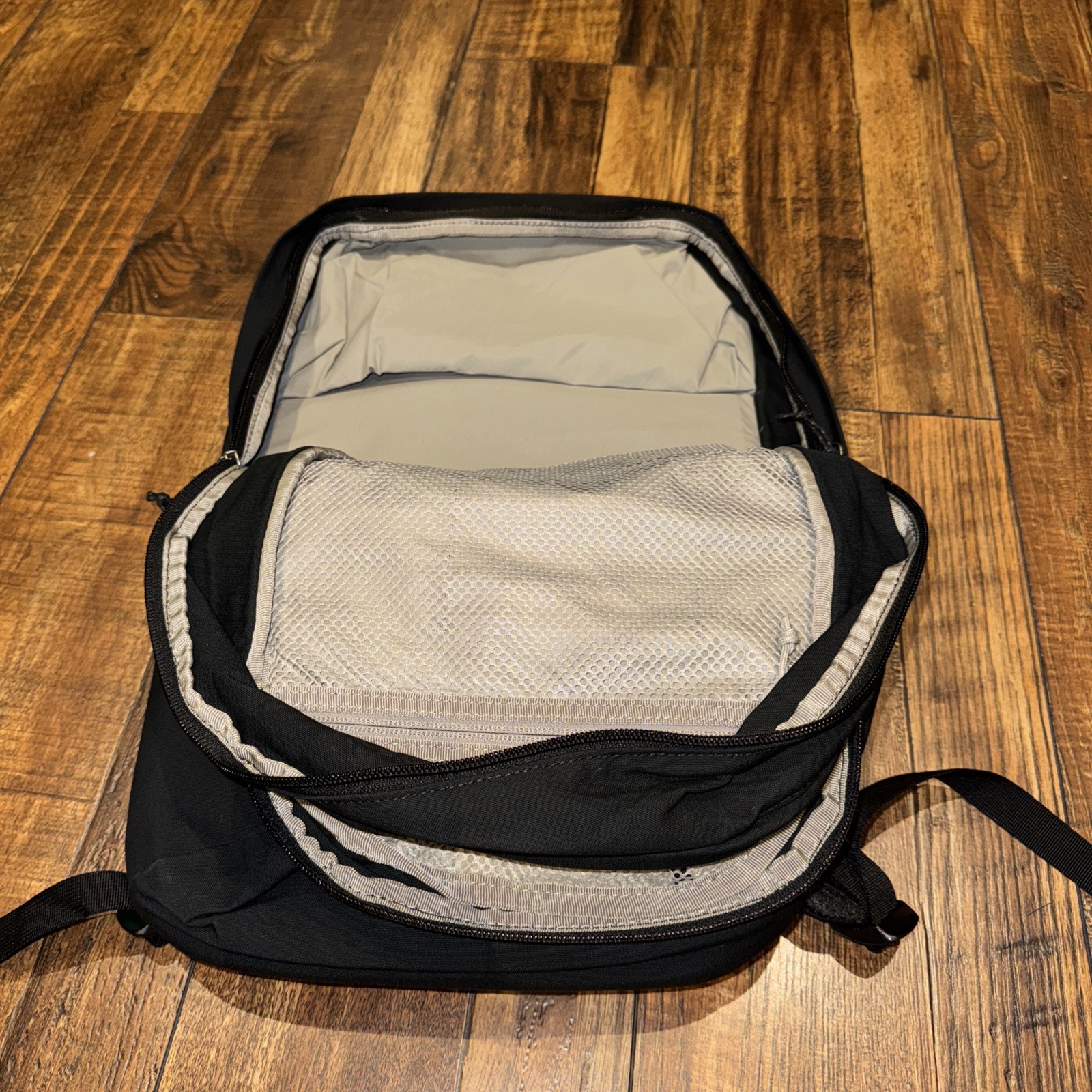 Fjallraven Raven 28/black-black