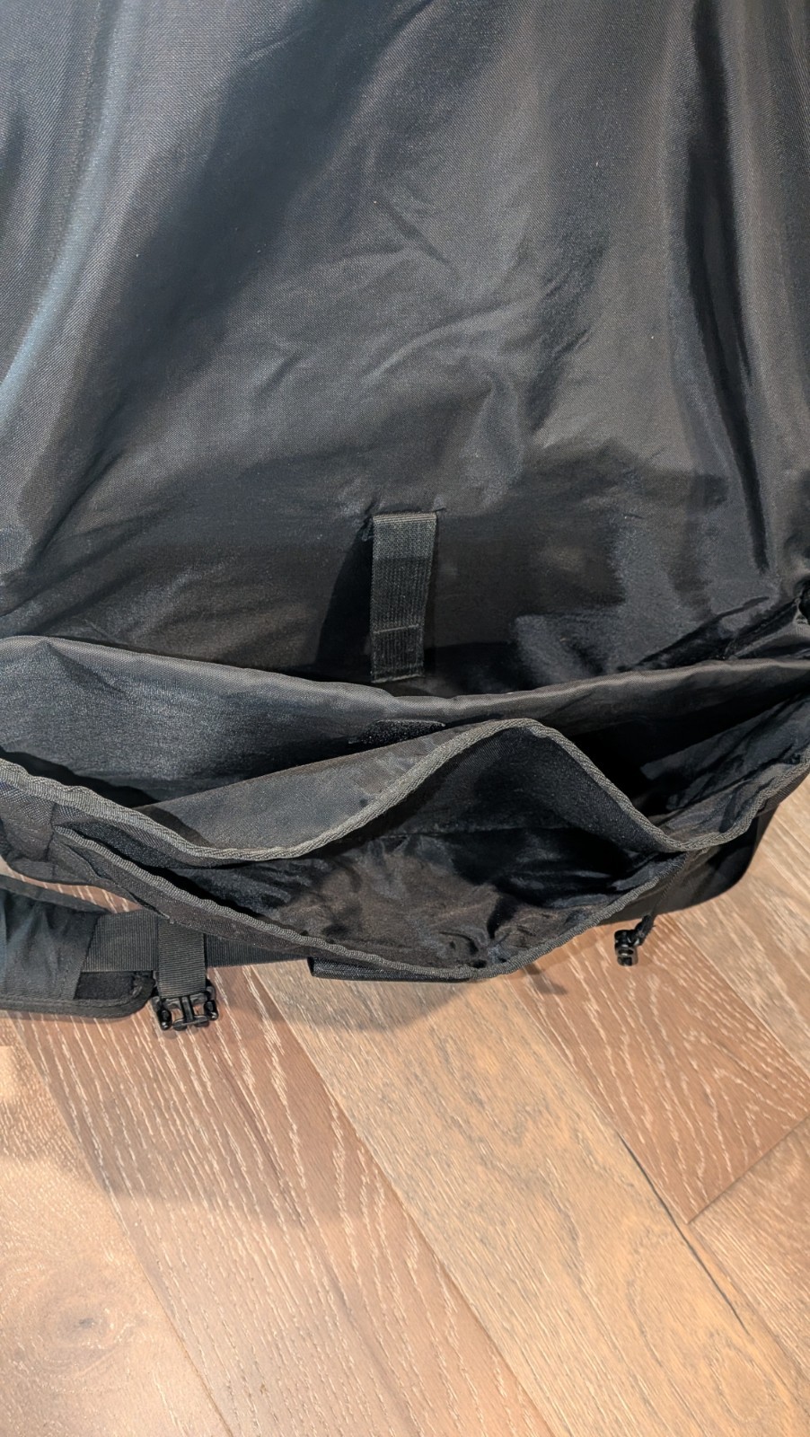 EDDIE BAUER Messenger Laptop Shoulder Bag Black & Maroon Nylon 13″x20″