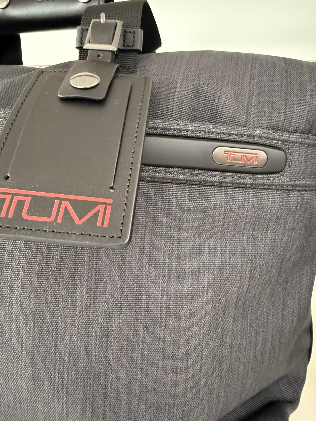 NEW – Tumi Expandable SOFT TRAVEL Satchel Duffel Bag – GRAPHITE CHARCOAL GREY