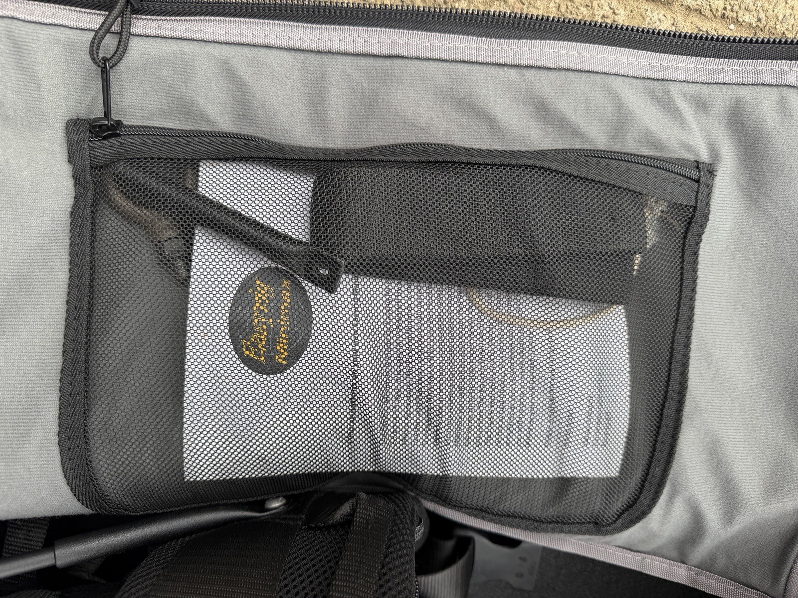 Easyrig Black/Gray Duffle Bag Zip & Buckle Closure Adjustable Shoulder Strap