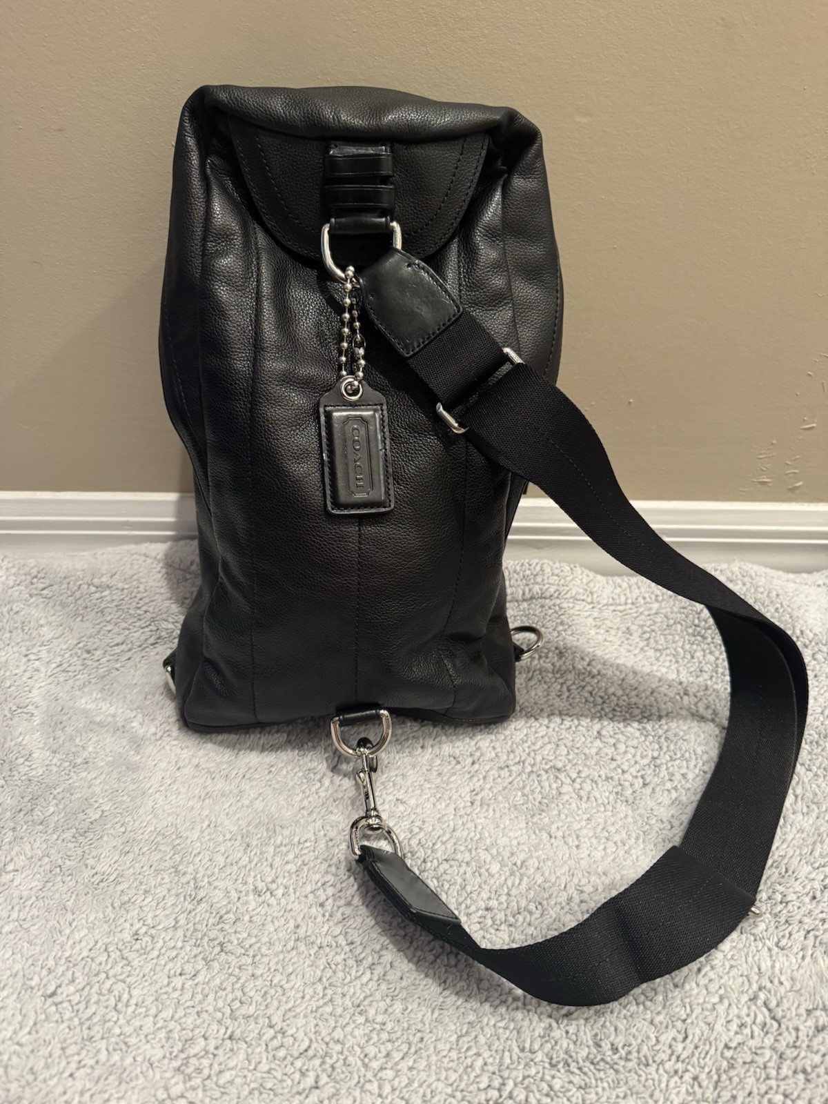 Coach Black unisex Sling Backpack Crossbody Bag Zip Closure Adjustable Strap