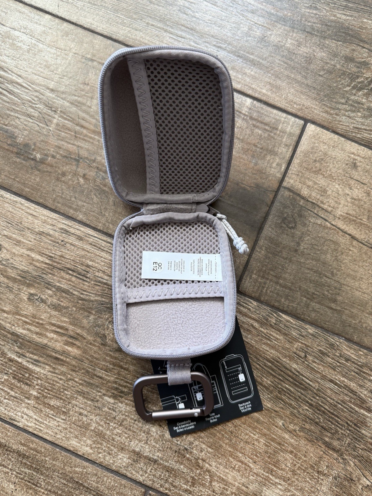 Under Armour Unisex Contain Micro Case Lavender NWT Essentials