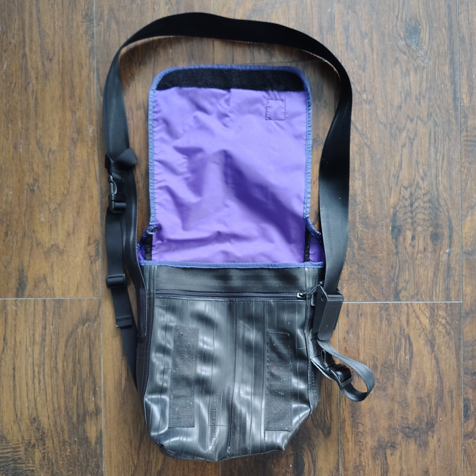 Alchemy Goods AG Messenger Bag Crossbody Sack Purple
