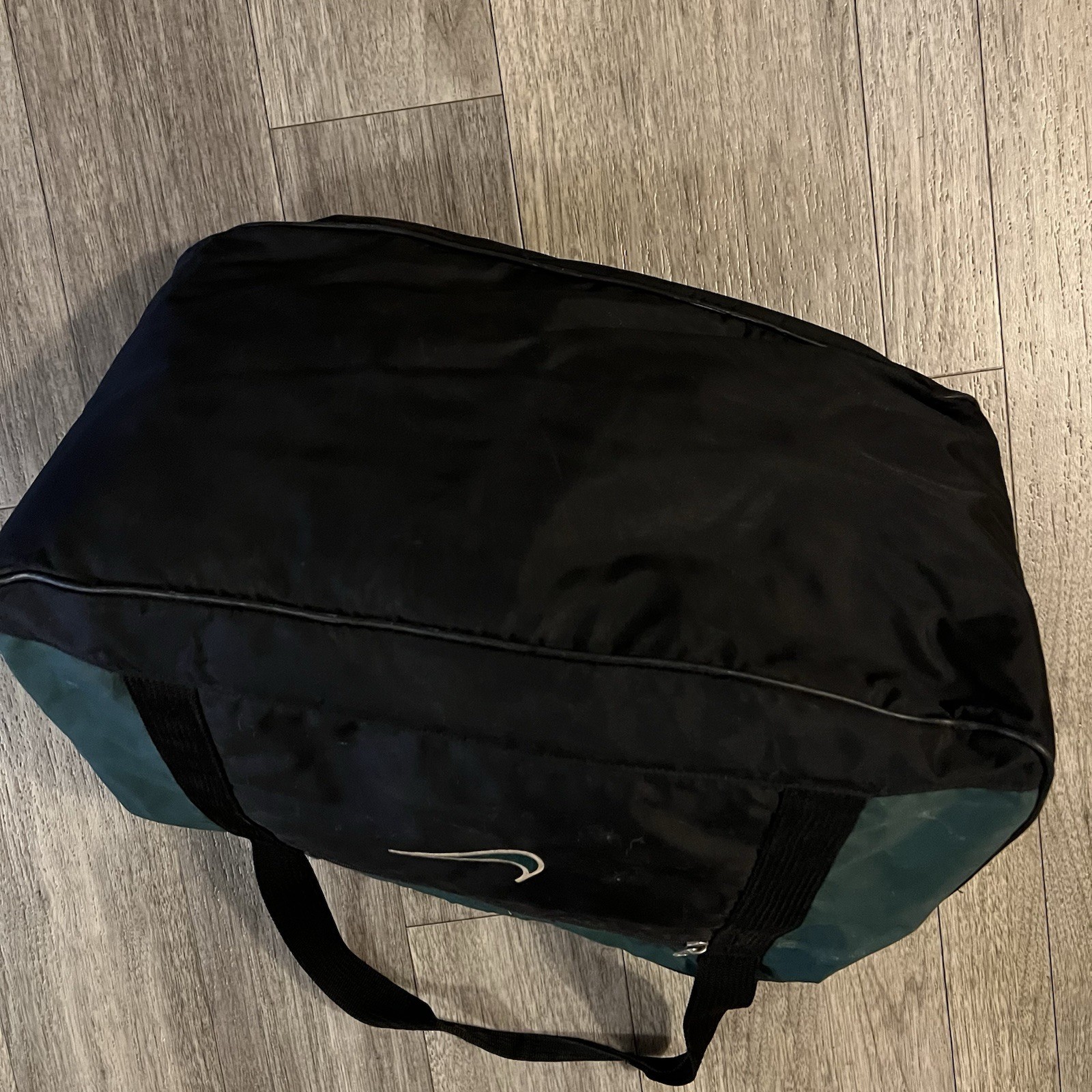 Vintage 90s NIKE SWOOSH Logo Duffle Gym Bag Green Embroidered Nylon