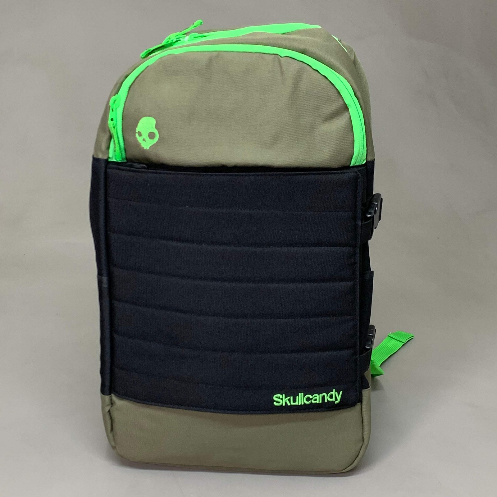 SKULLCANDY Heavy Duty Backpack 18″ x 12″ Green/Black SKDY1153