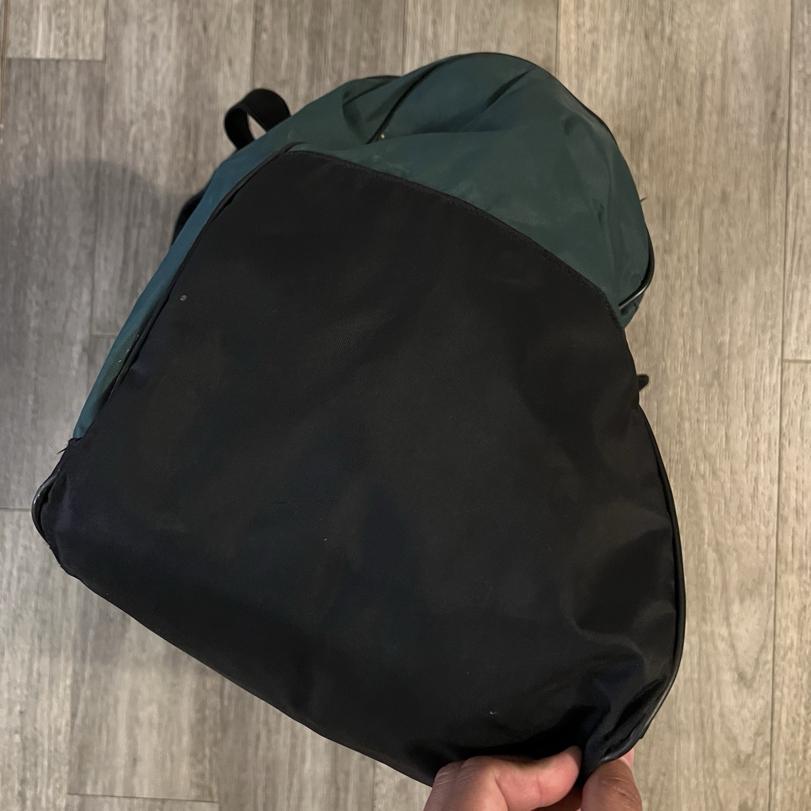 Vintage 90s NIKE SWOOSH Logo Duffle Gym Bag Green Embroidered Nylon