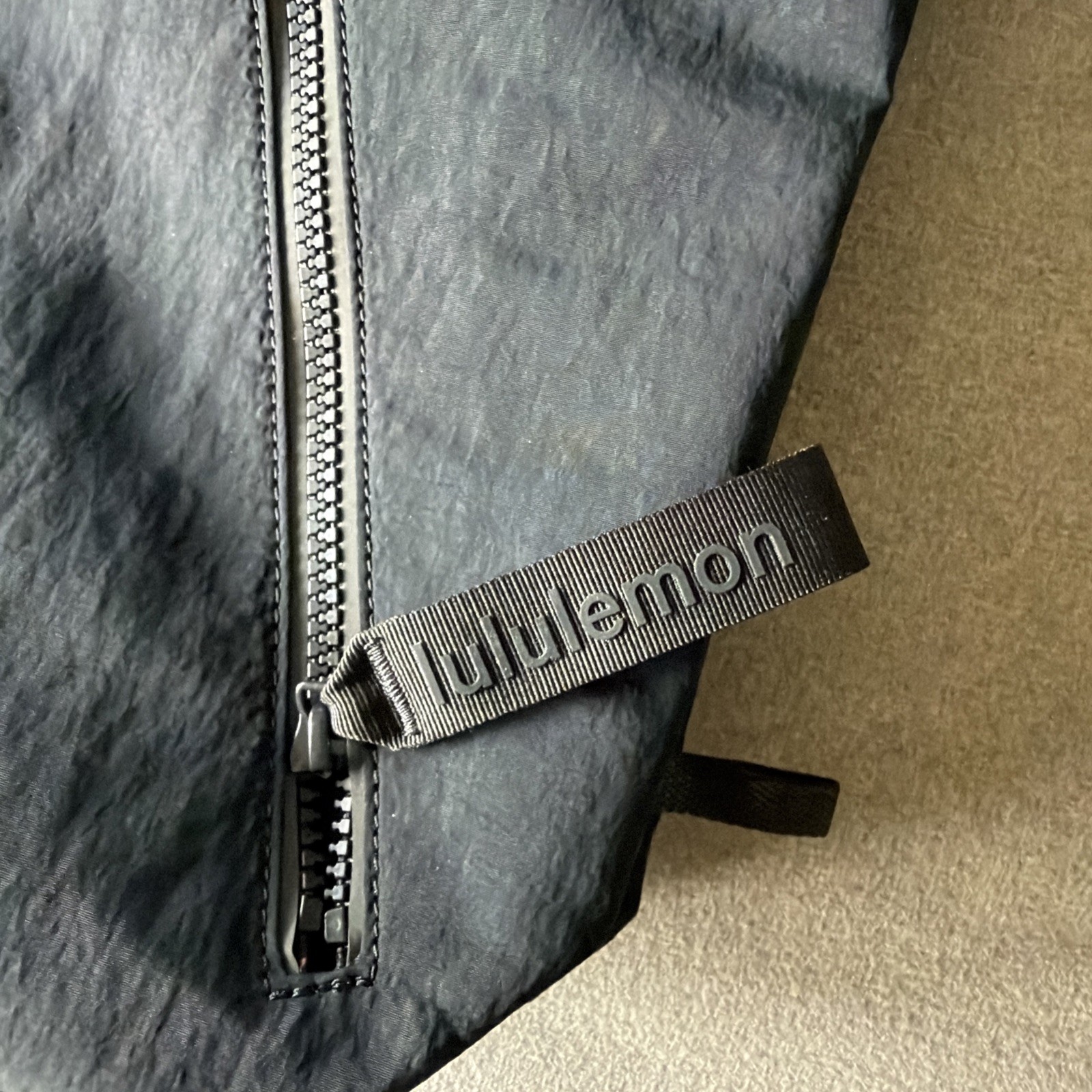 Lululemon Black Messenger Bag Crossbody Adjustable Strap Zip Closure