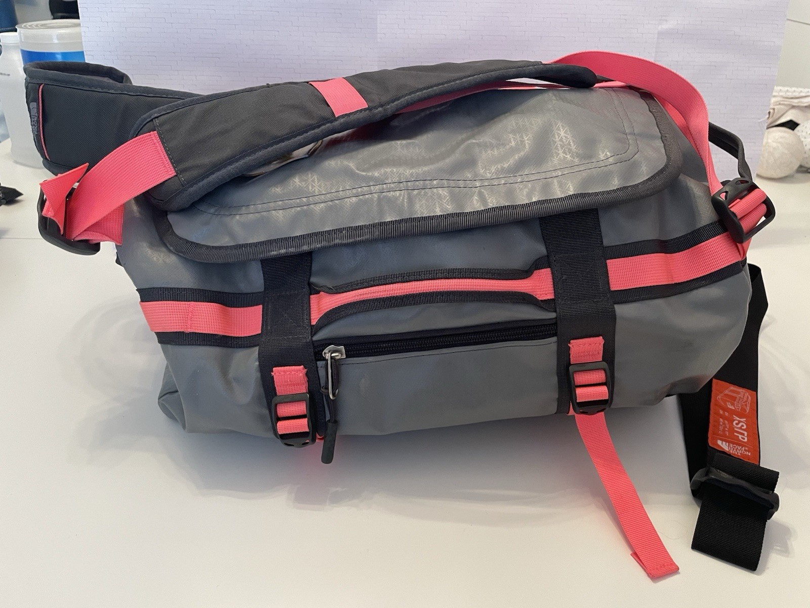 THE NORTH FACE BASE CAMP DUFFEL BAG Grey 50L 10x11x17” See Pics Zipper Closure
