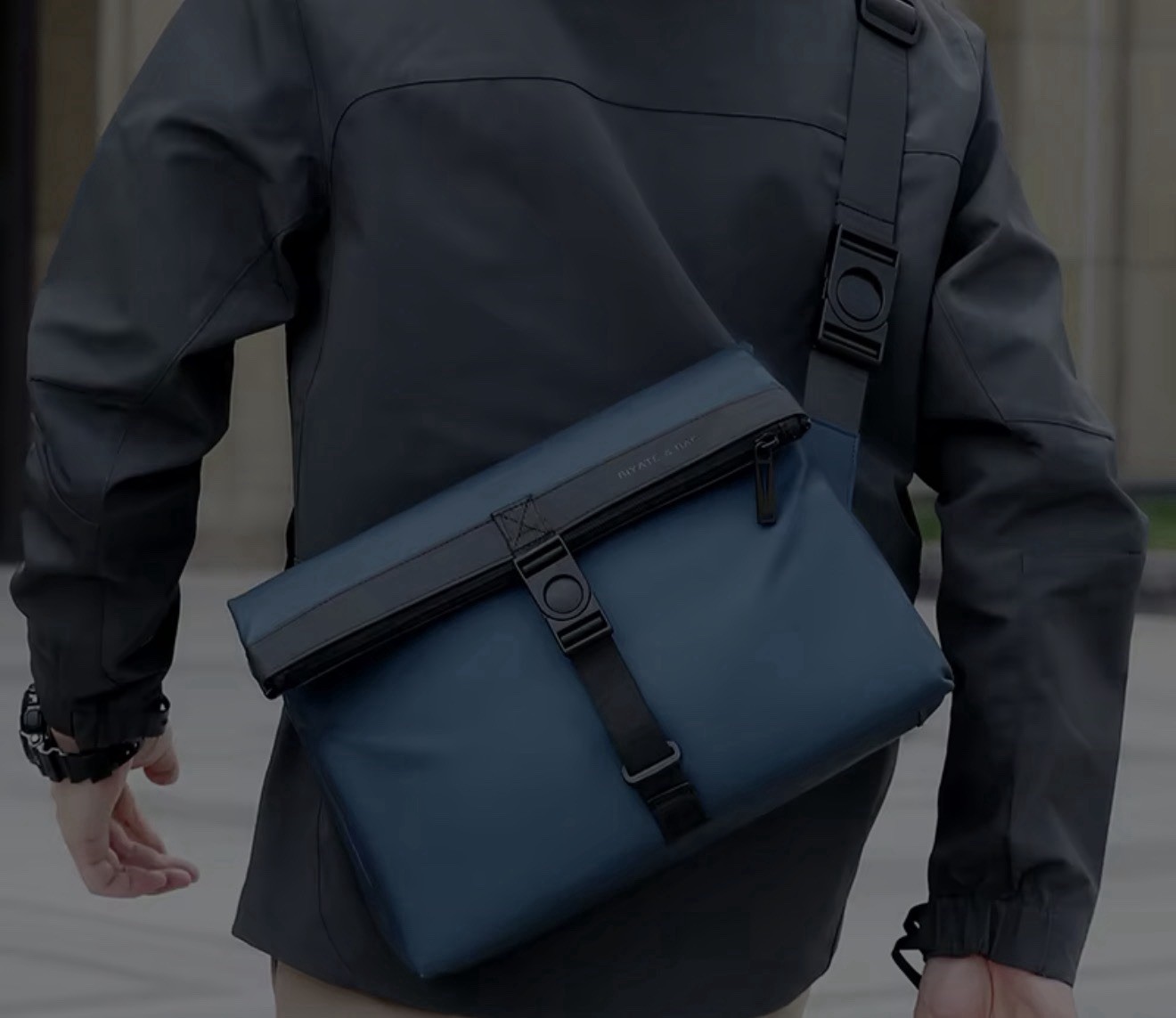 Retro Crossbody Large Capacity Men’s Briefcase Shoulder Bag Travel Backpack