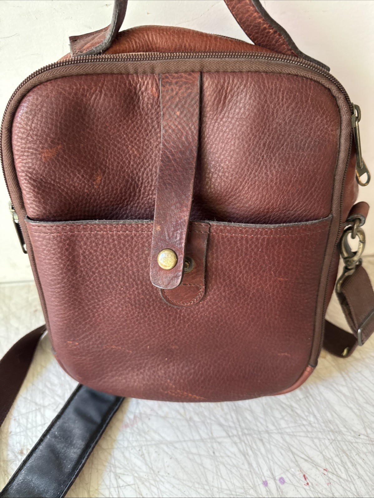 Duluth Trading Company Lifetime Leather Travel Bag Messenger Crossbody Brown