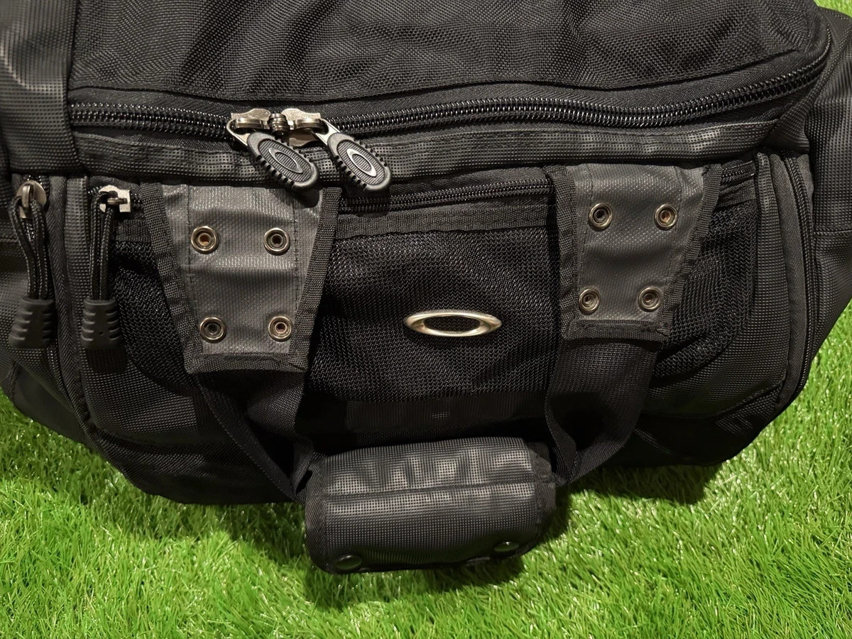 Vintage Oakley large Factory Pilot Tactical Duffel Bag 90s Y2K Software Tech