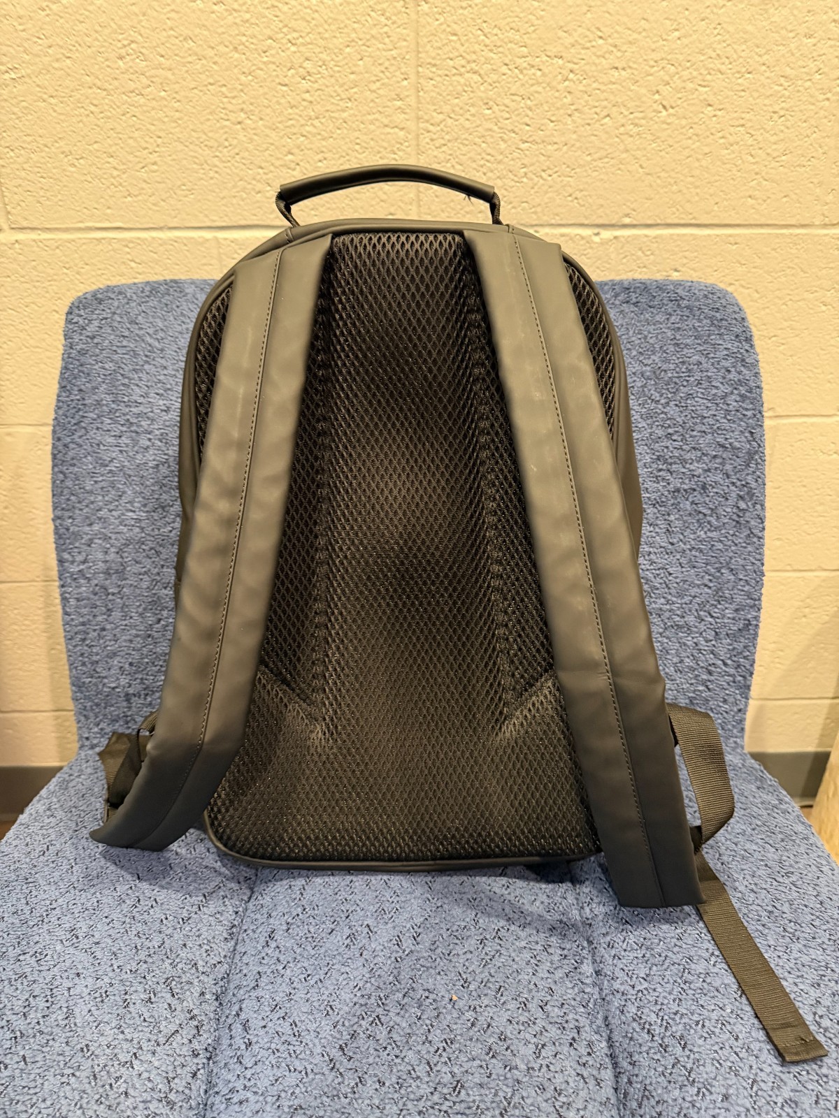 Rains Daypack Backpack (Large) – Black, perfect for larger tech, slightly used