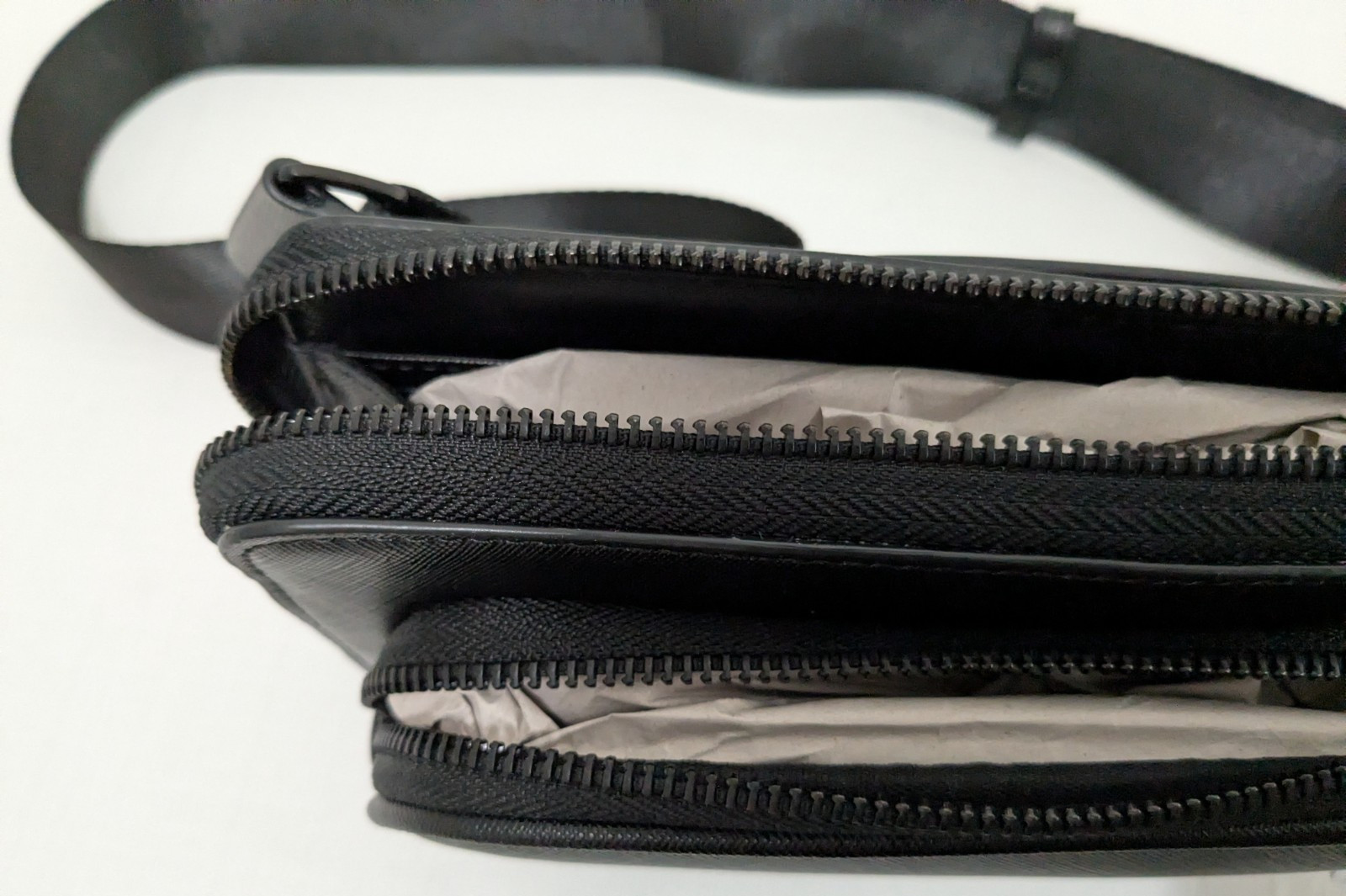 JF J. Ferrar Men’s Crossbody Waist Pack Fanny Pack Black Zip Around $60 Nwt