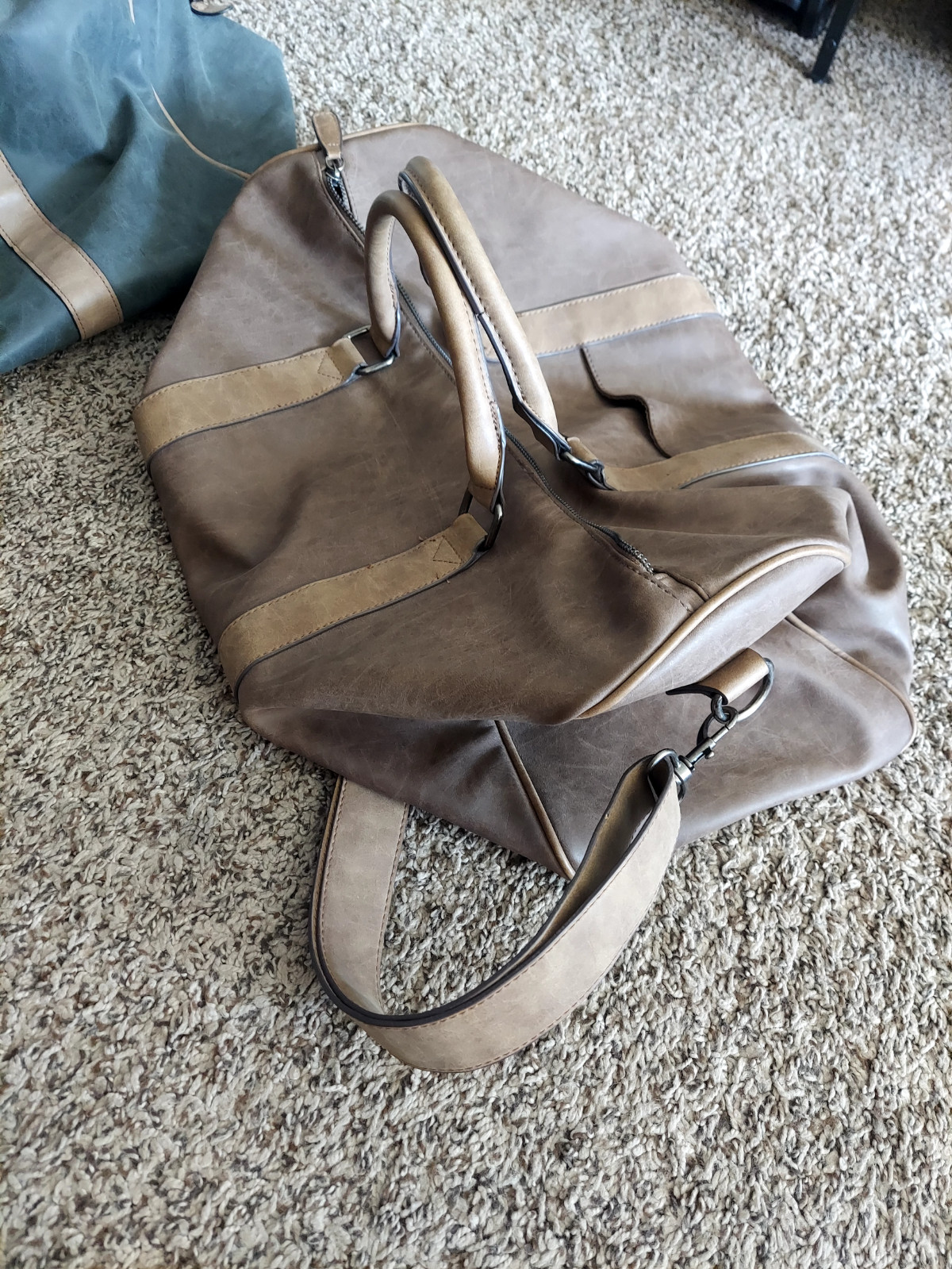 mens duffle bags 18″ green and tan see description