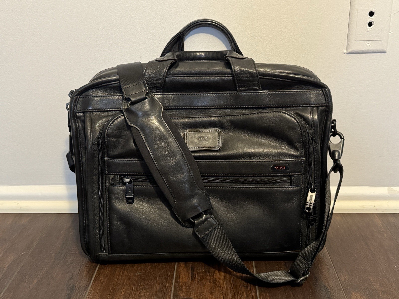 TUMI Leather Laptop Briefcase Black 96531DH – See Description