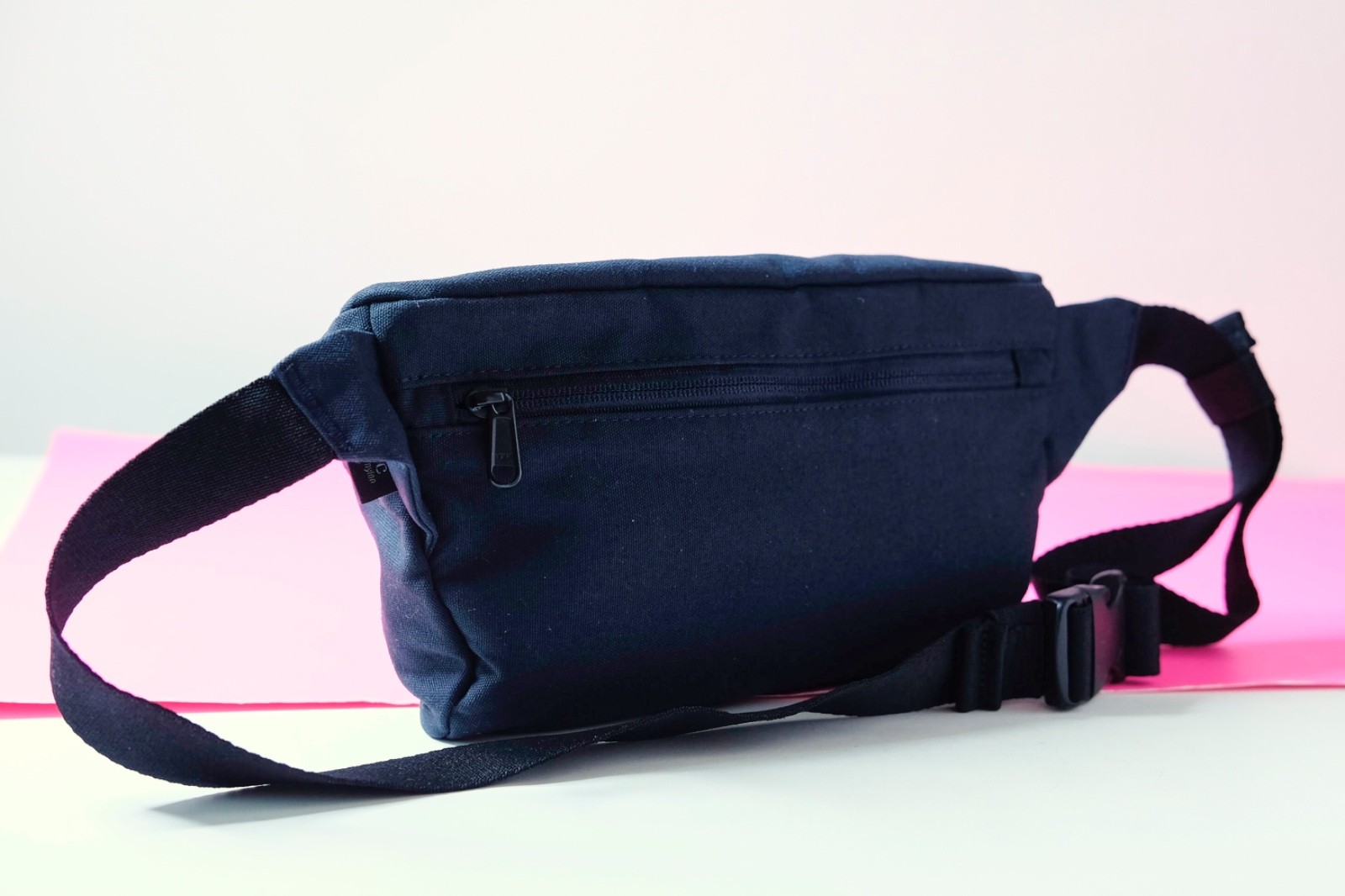 Uniqlo Robic Fanny Waist Pack Belt Bag Single Strap Backpack Black 423483