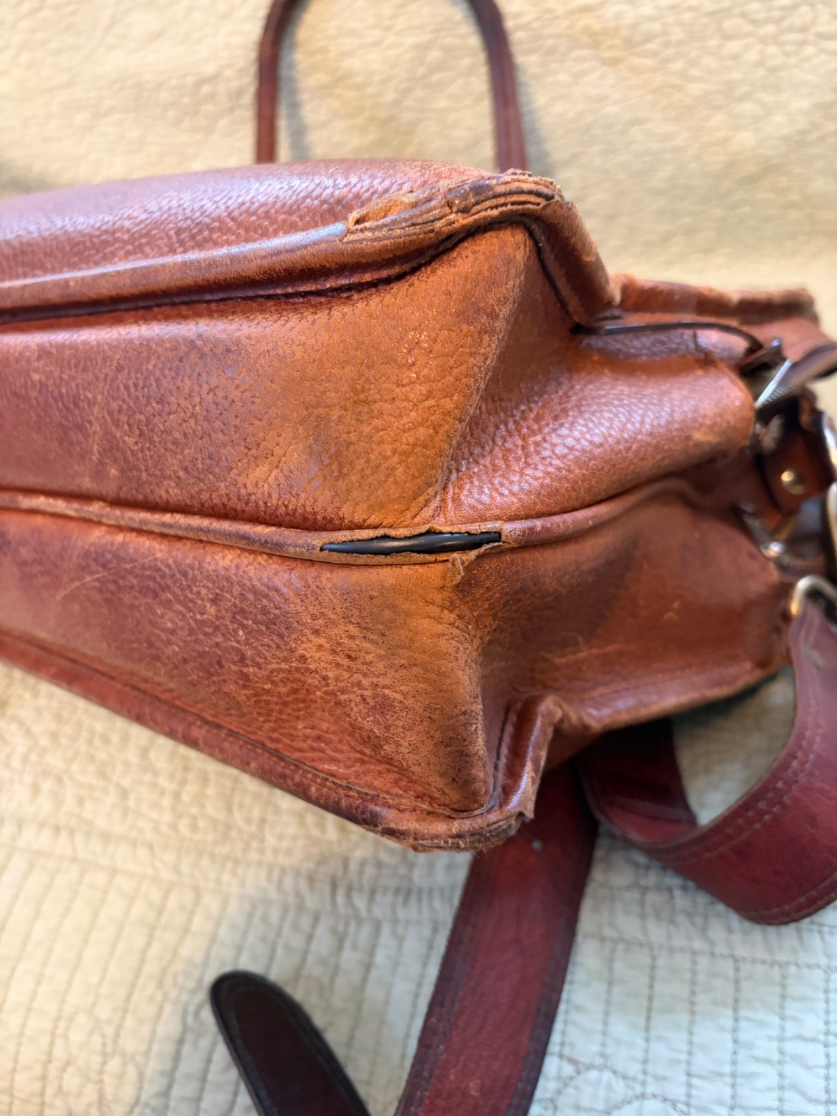 Orvis Bullhide Leather Briefcase Bag Messenger Bag Shoulder Strap Brown Distress