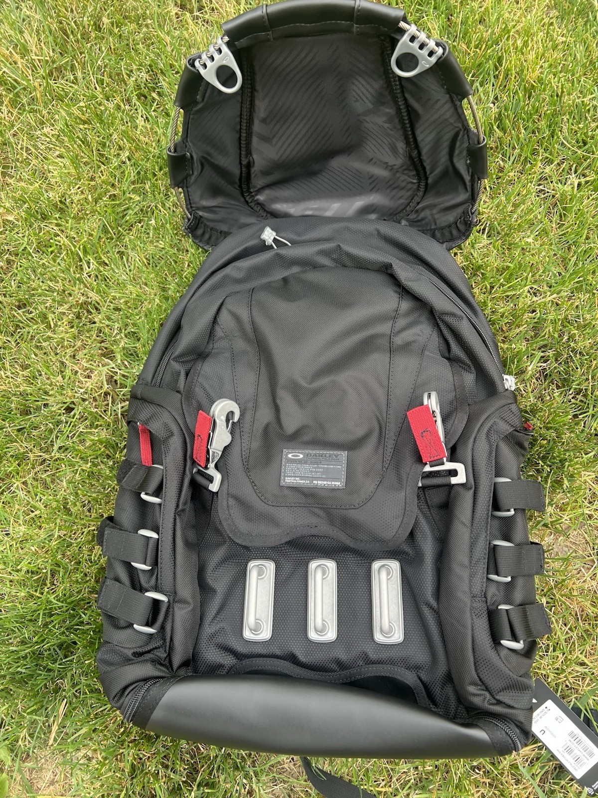 Oakley Kitchen Sink Backpack 34L Capacity – 92060AODM – New