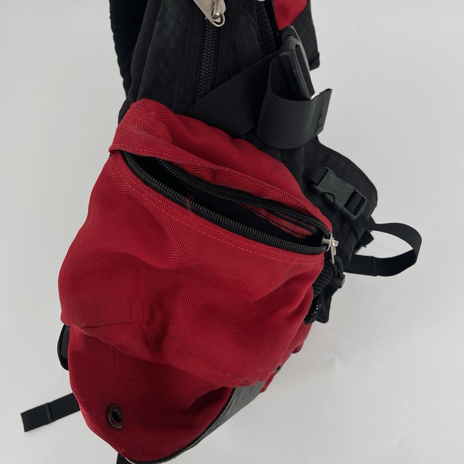 Vintage Oakley Icon Backpack in Red Black – 90s 2000s Y2k Goth Grunge