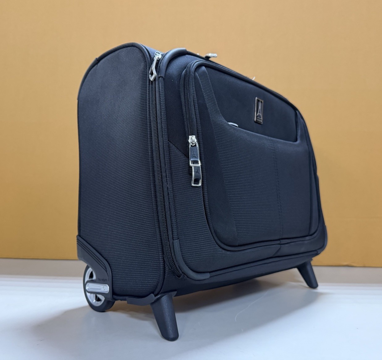 Travelpro Maxlite 5 Softside Upright 2 Wheel Bag, Black 16 Inch U28