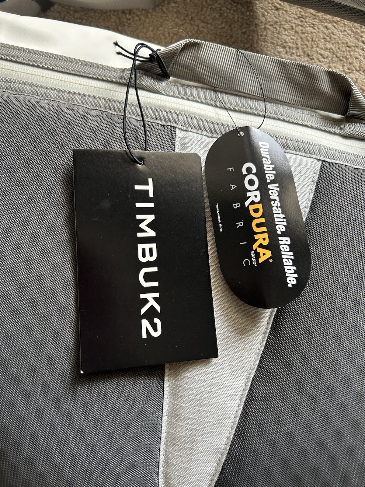 Timbuk2 Gray Messenger Bag Shoulder Strap Adjustable/Padded, Buckle Zip