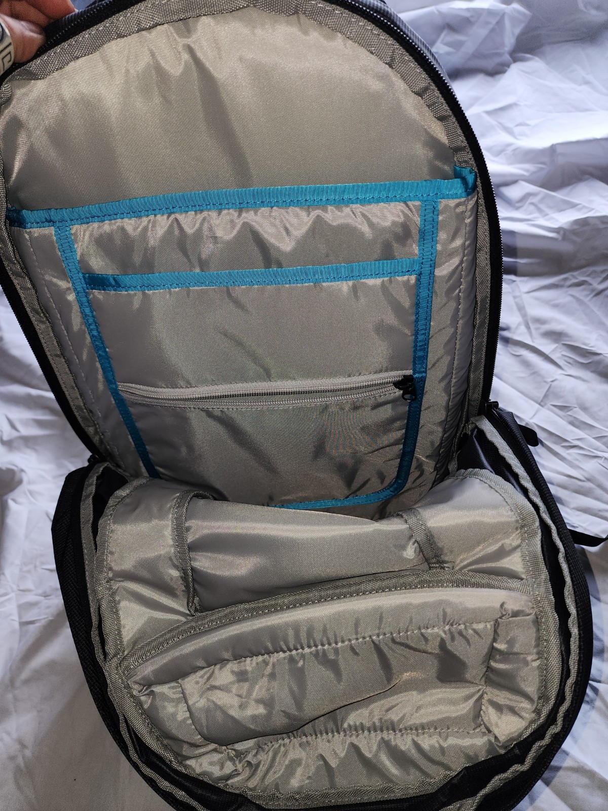Thule Sweden Enroute 18 Black Backpack Adults Unisex , Has A Logo. NWT!!!!