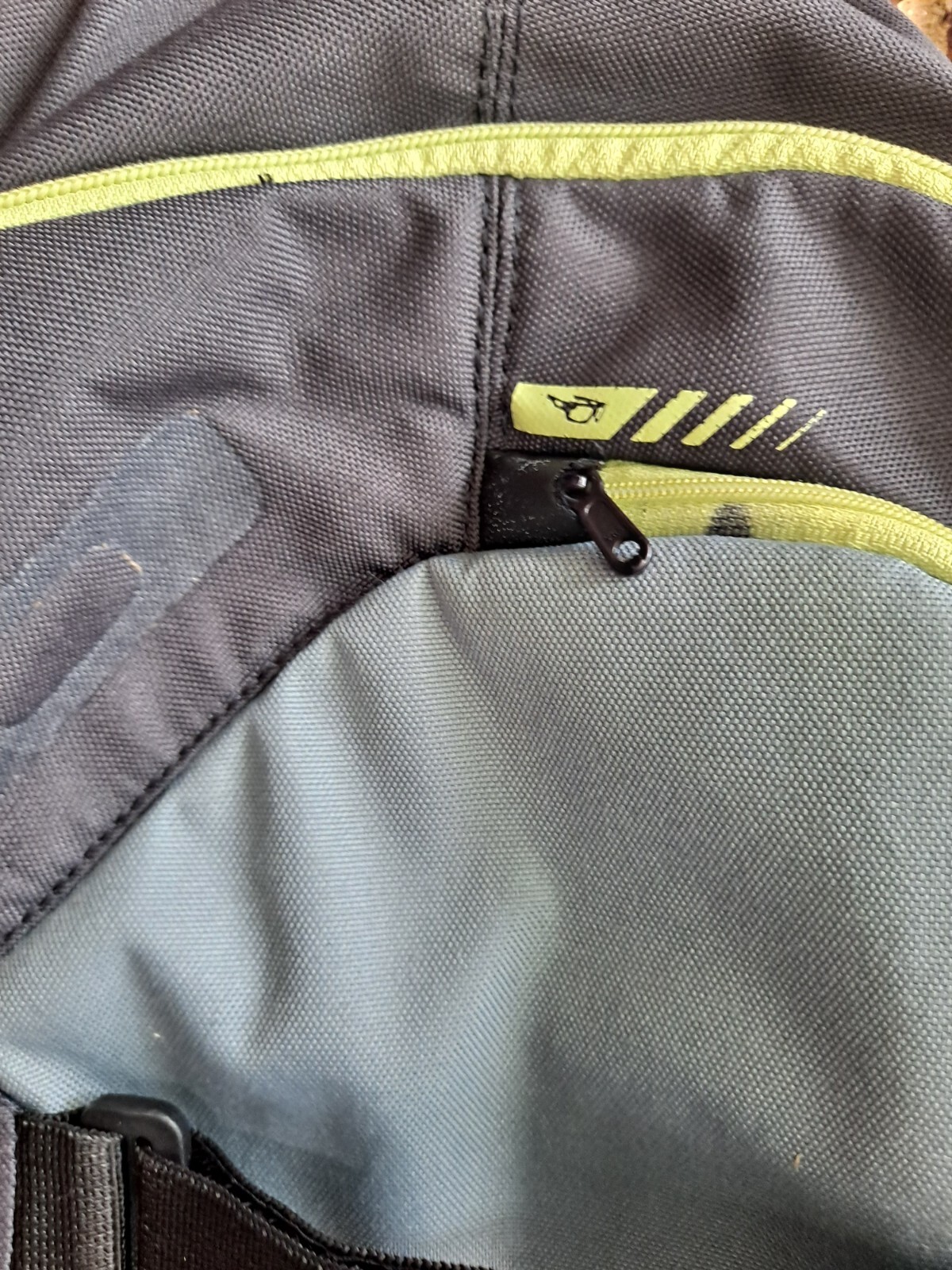 Oakley Padded Backpack / Hiking DayPack 16x12x6 inches Black / Grey / Yellow