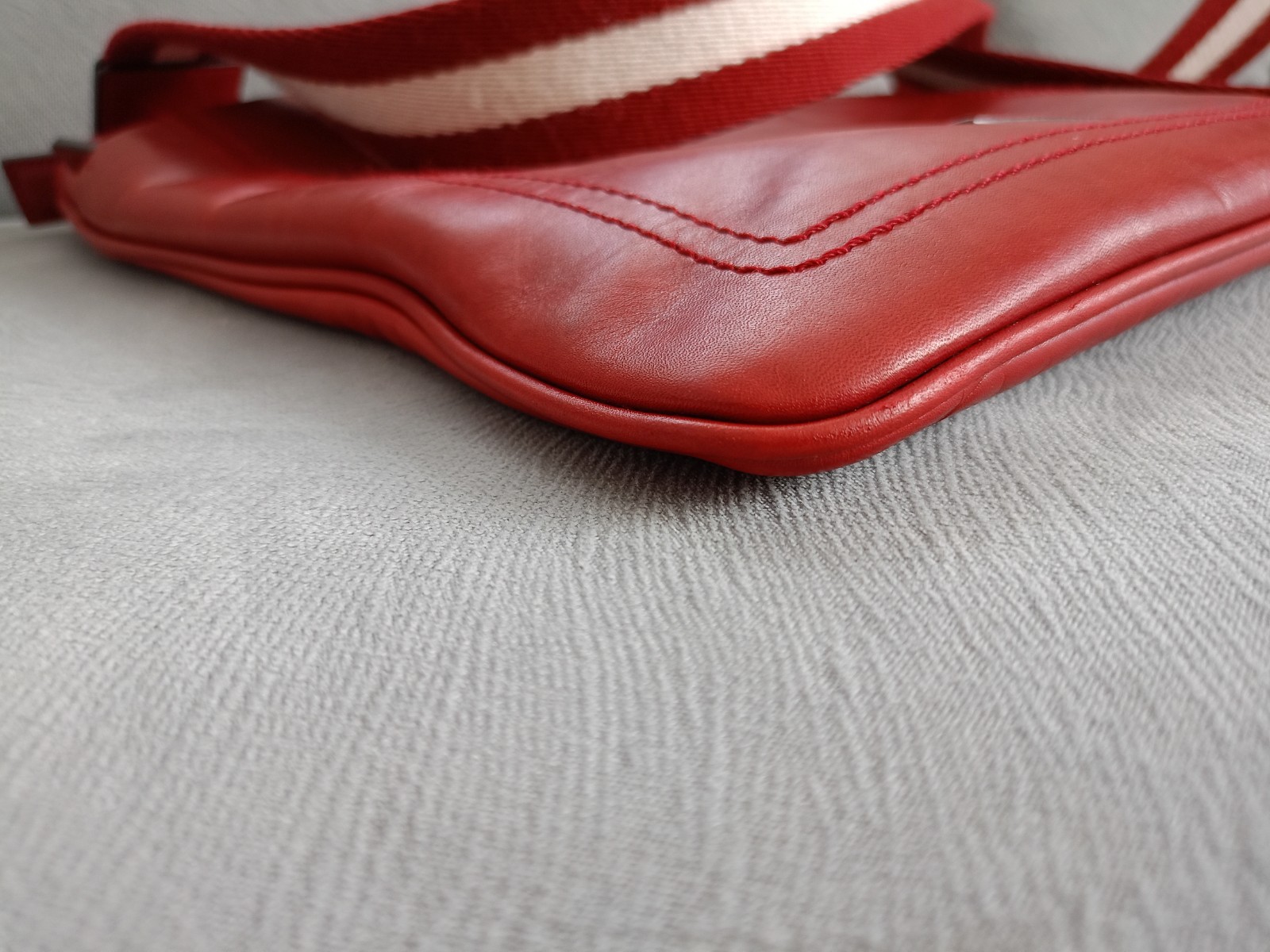 Bally Terino Red Leather Messenger Bag Crossbody Stripe Strap Auth