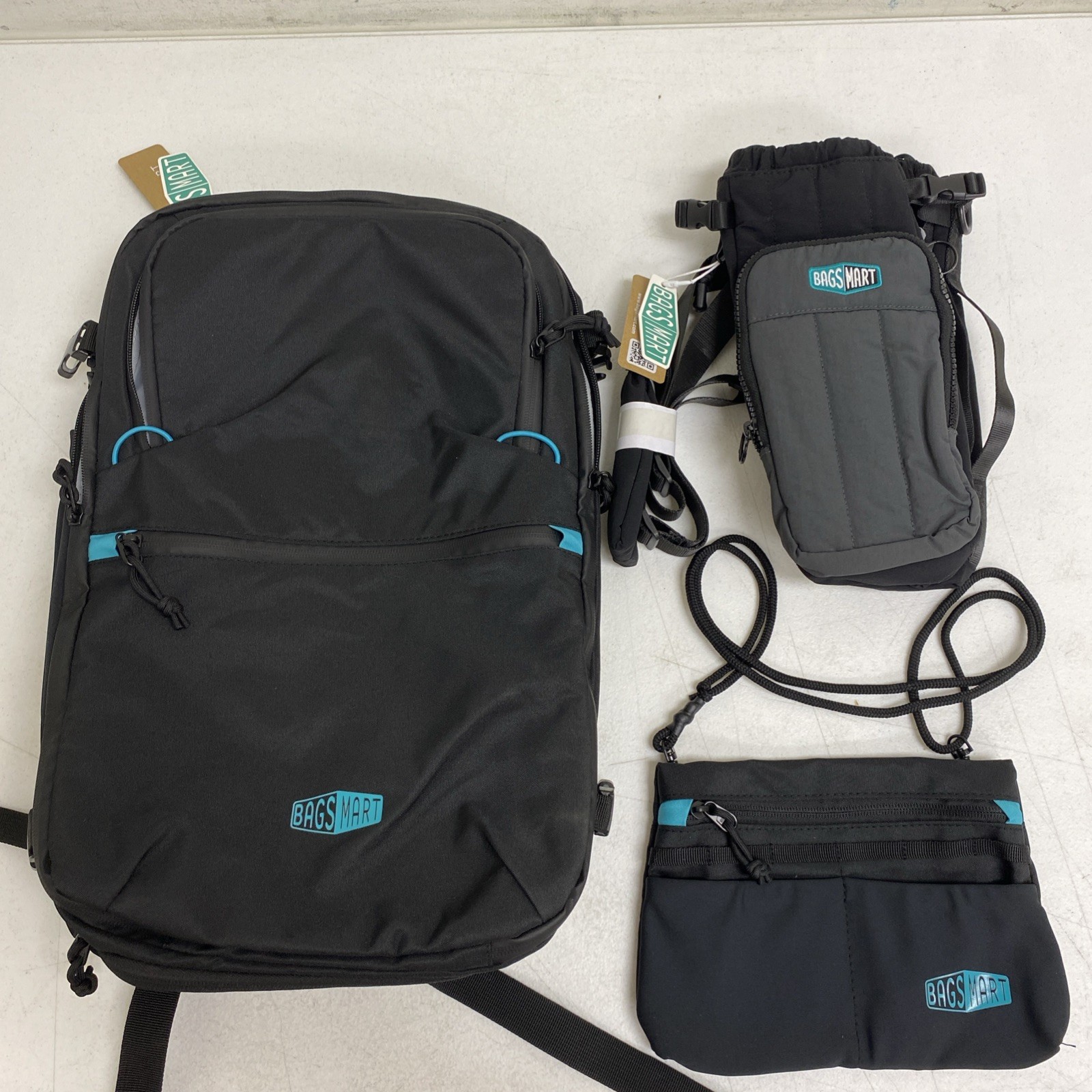 Bagsmart Faro 29L Travel Backpack Expandable with Bottle Sling Set Black