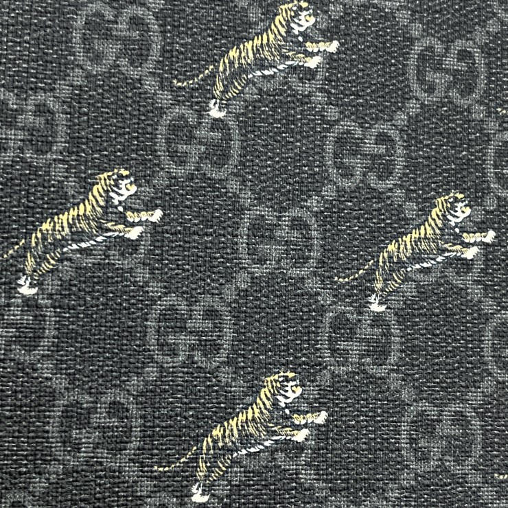 Gucci GG Supreme Tiger Print Clutch Bag Pouch Black PVC Leather Used