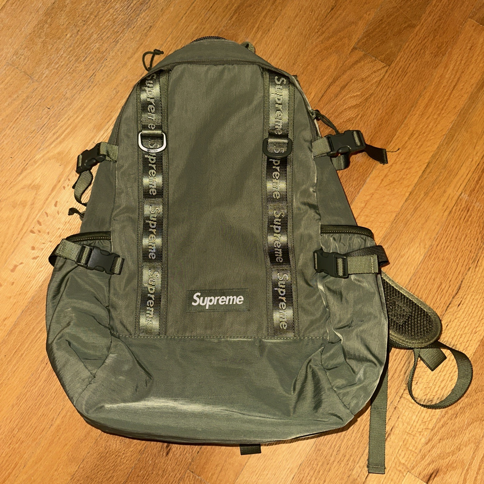 Supreme FW20 Box Backpack green