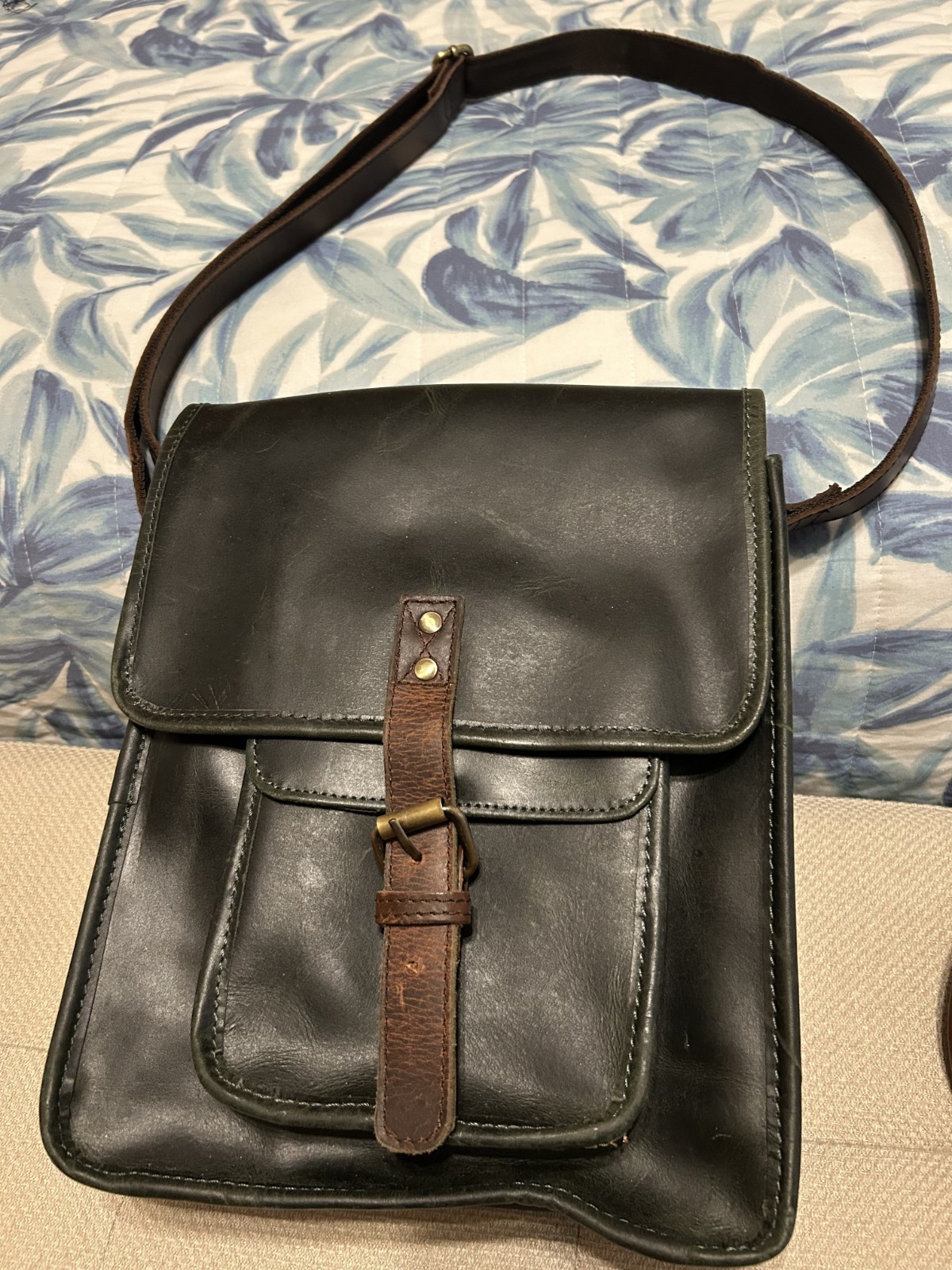 Genuine Leather Shoulder Sling Bag for Men Dk Brown W/Matching Hat NEW