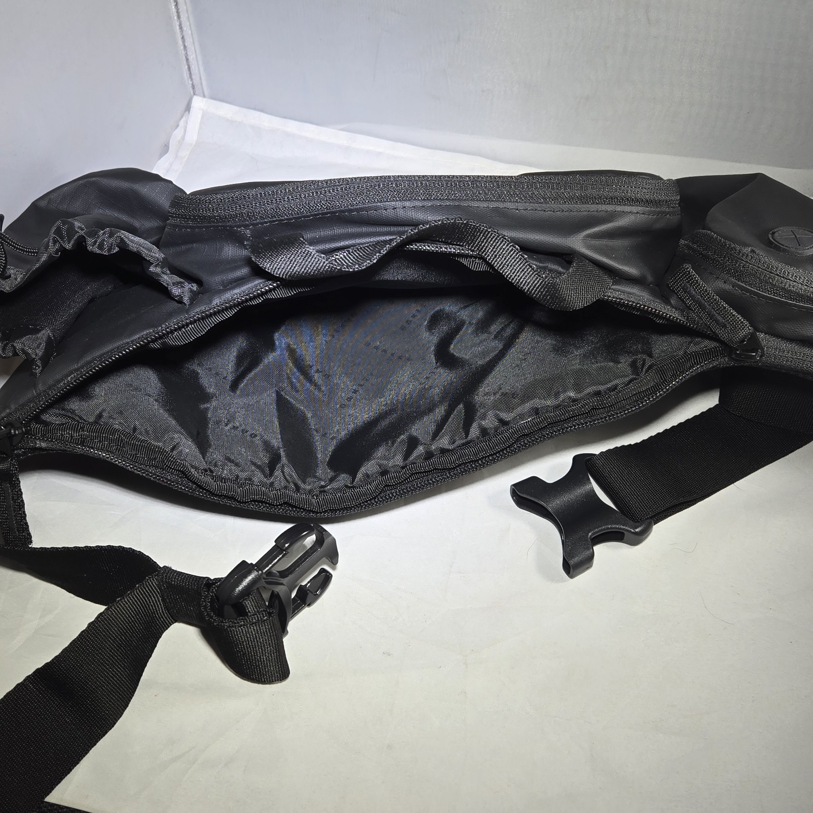 Oakley Road Trip RC Belt Bag Black Men’s Waist Bag Hiking Crossbody