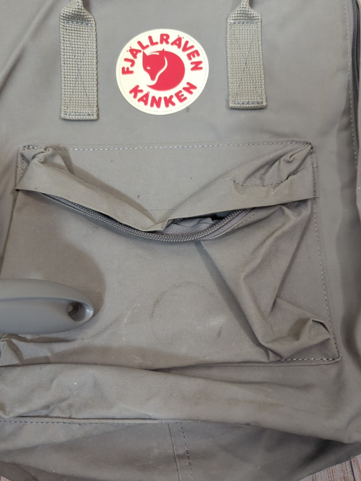 Fjallraven 27172 Kanken Backpack Laptop 15″ FOG Light Gray Zip Around Top Handl