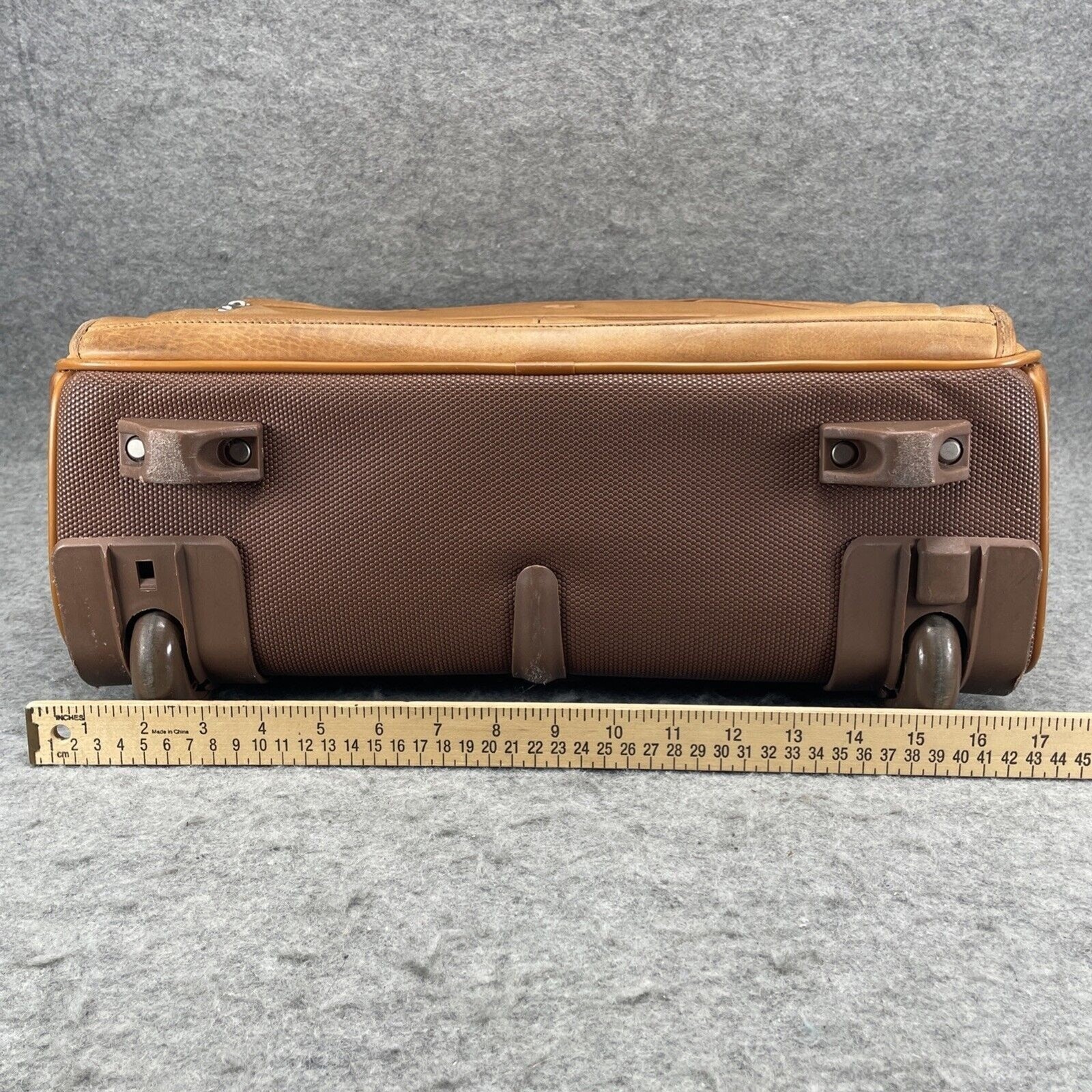 Solo New York Walker Brown Camel Leather Briefcase Laptop Rolling Travel Bag