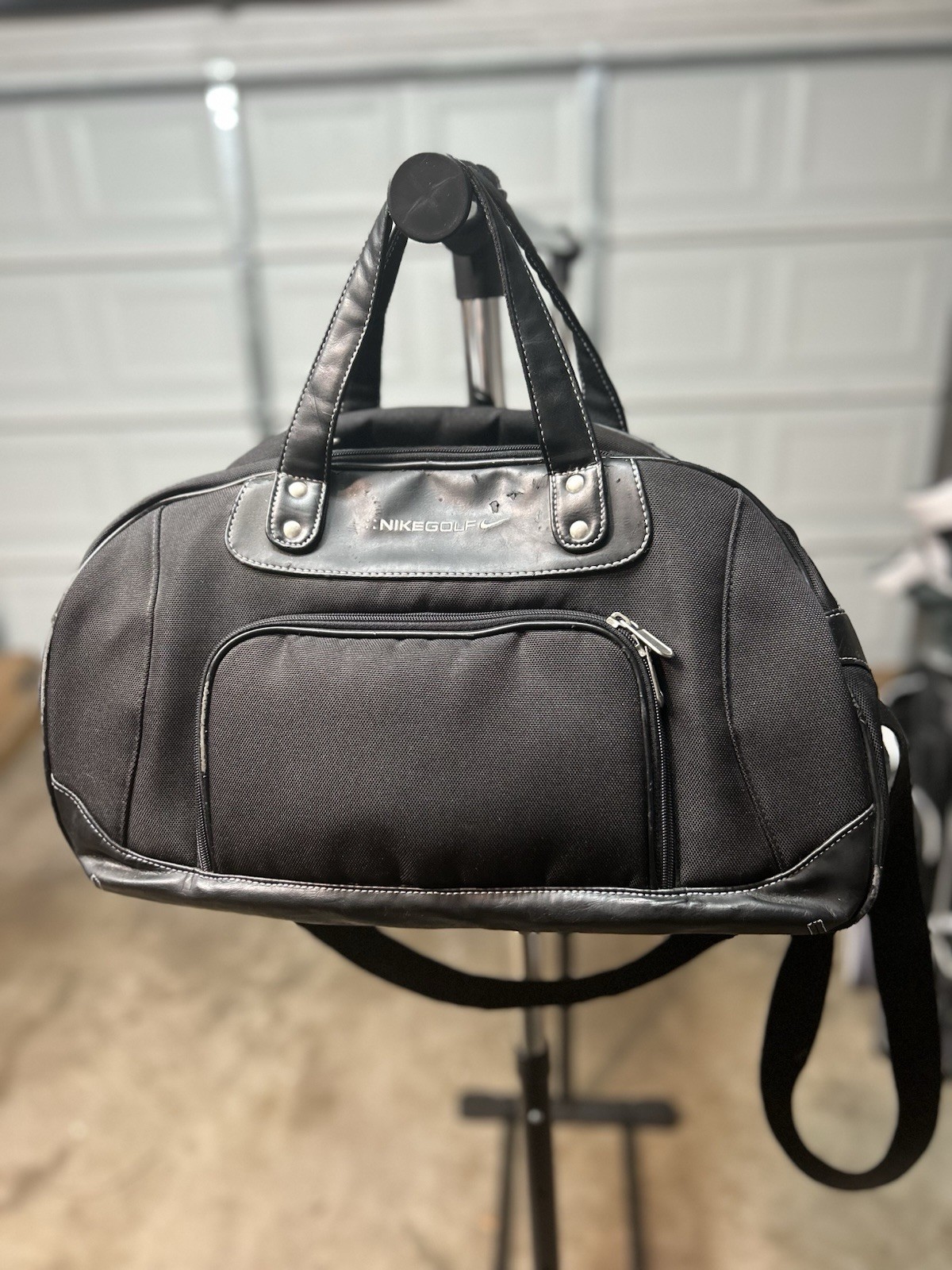 Nike TGDWU 001 062007 EVI Duffel Bag Black Two Handles Logo Synthetic Leather