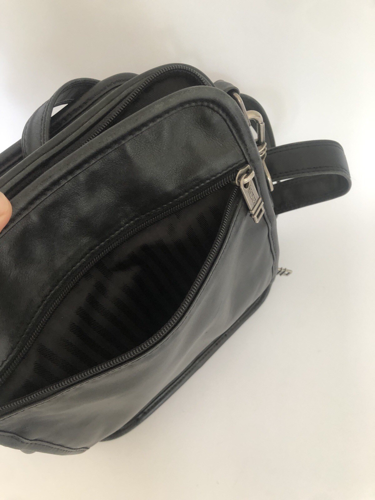 TUMI Alpha Medium Crossbody Black Leather Vertical Multi Pockets Messenger Bag