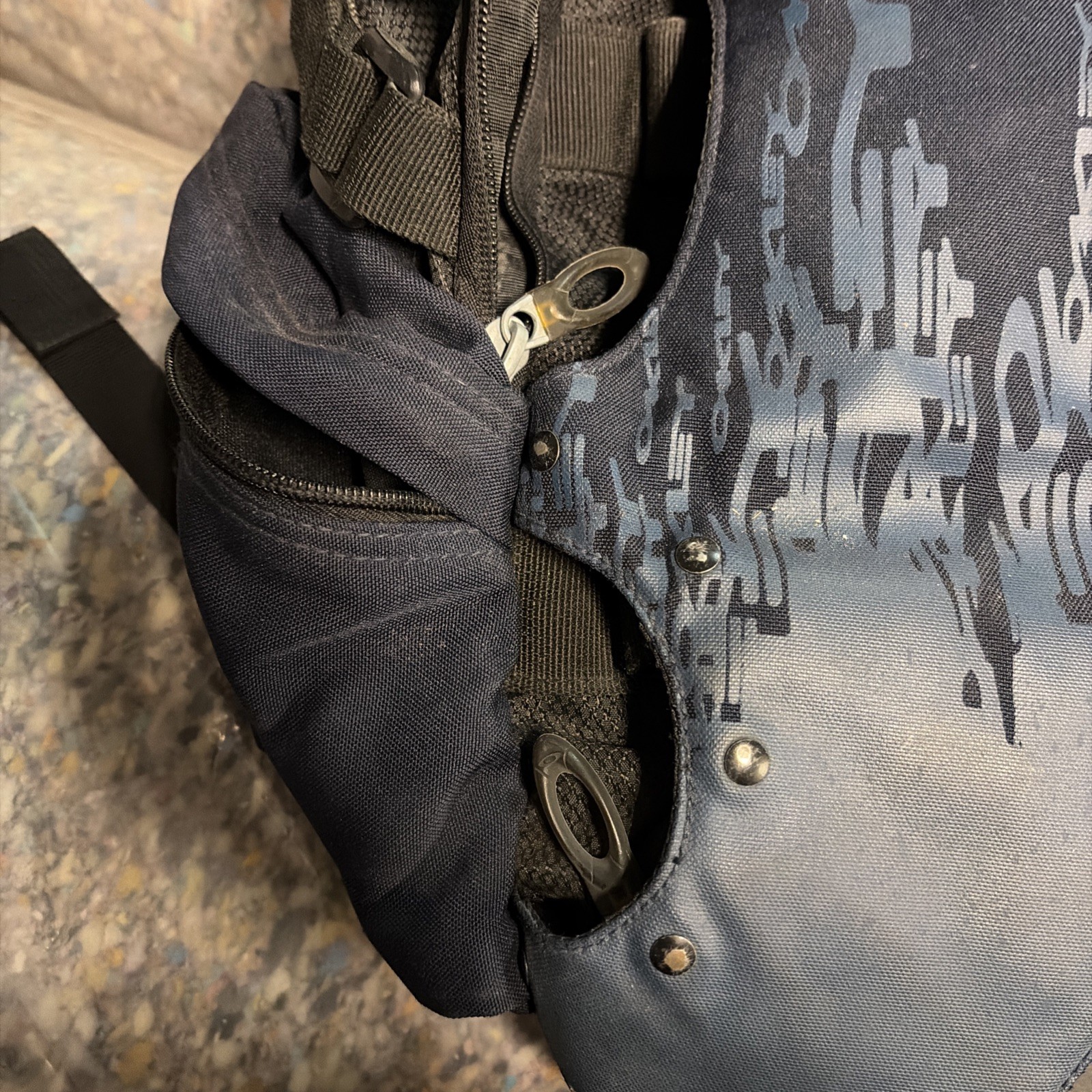 OAKLEY Icon 2.0 Tactical Backpack Red Tag Archive Black Blue Nylon Used Y2K
