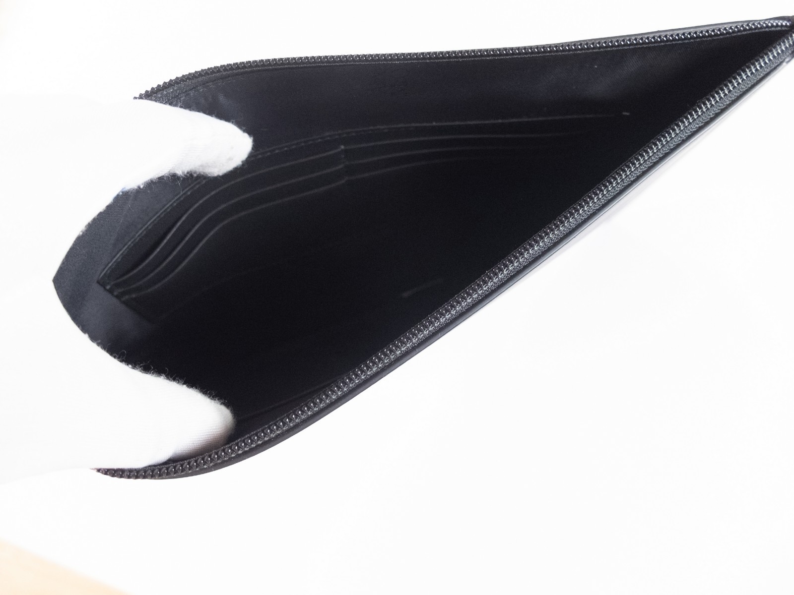 (NO CUSTOMS TAX) ALEXANDER MCQUEEN black white graffiti logo leather clutch bag