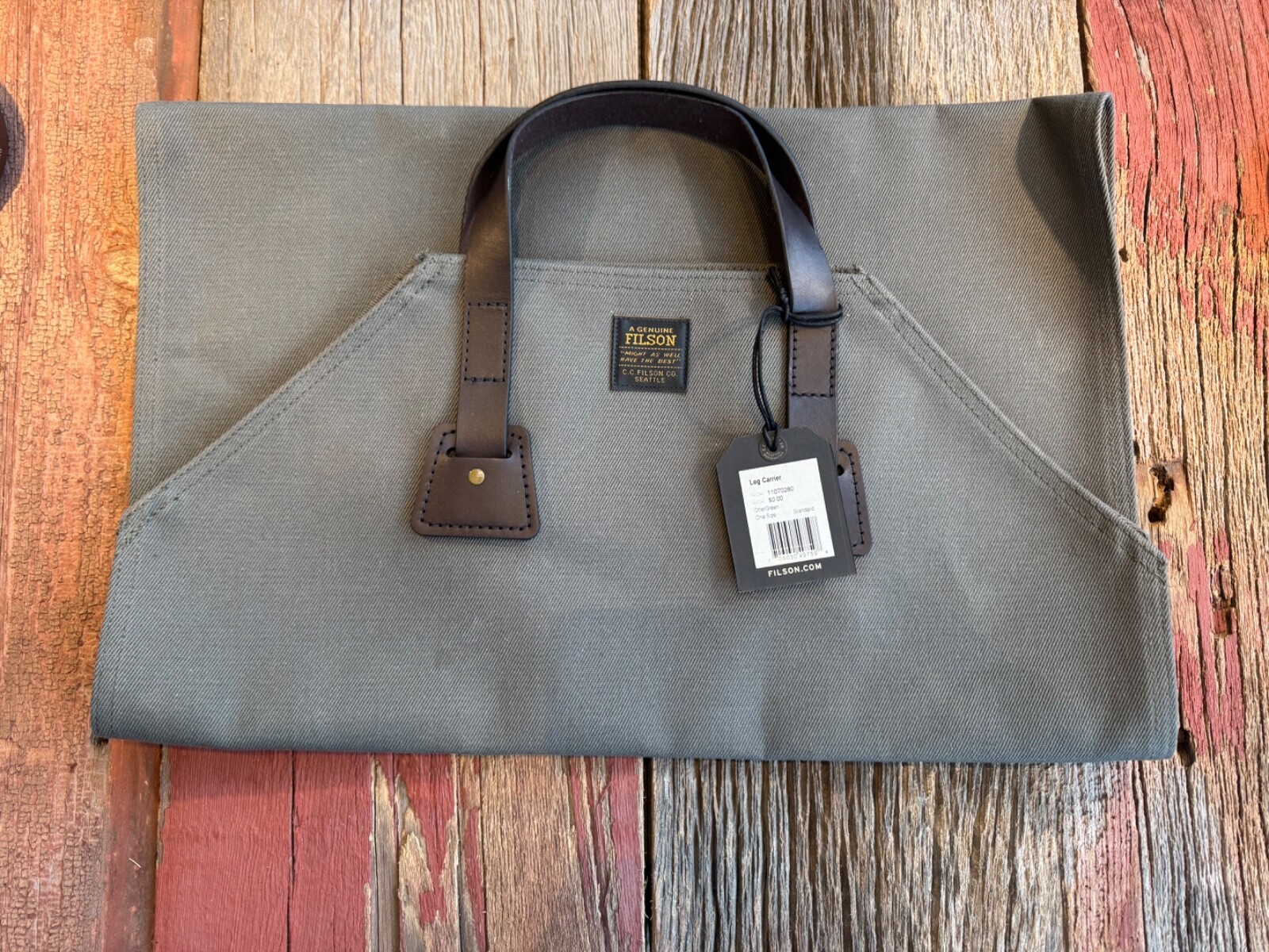FILSON New and Unused with tags RUGGED TWILL LOG CARRIER OTTER GREEN NWT