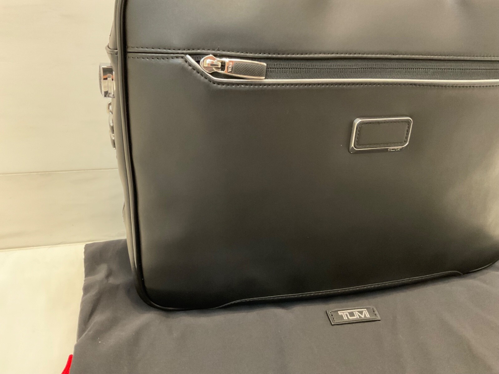 NEW Tumi ARRIVE SADLER 16.0” Brief Laptop Briefcase – 100% BLACK Leather
