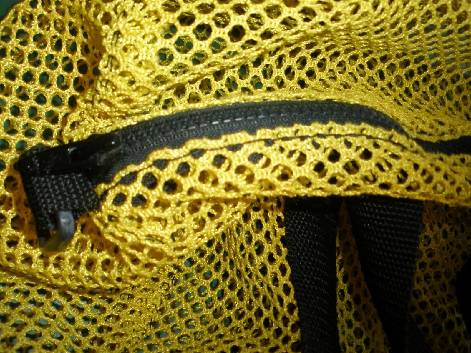 VTG LL Bean Zippered Duffle Tote Style Mesh Bag Yellow Beach Pool Camping (014)