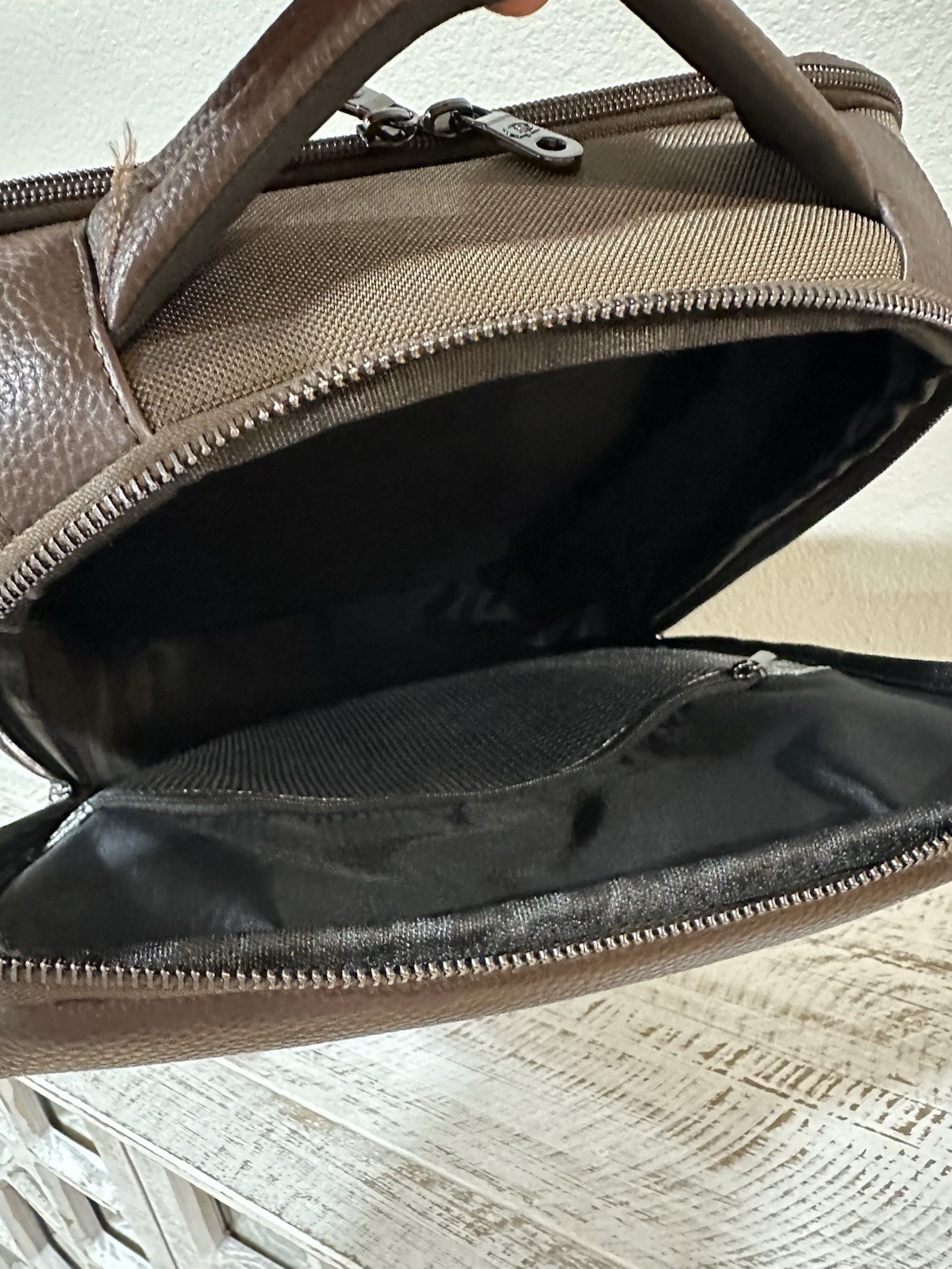 $228 Robert Graham Brown Leather Panel Solid Travel Bag Laptop Backpack Carry On