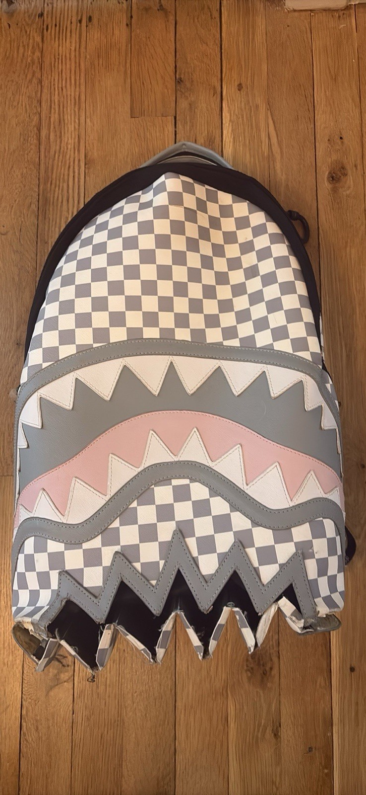 Sprayground Checkered Shark Backpack Men Adjustable Strap Gray White Pink Black