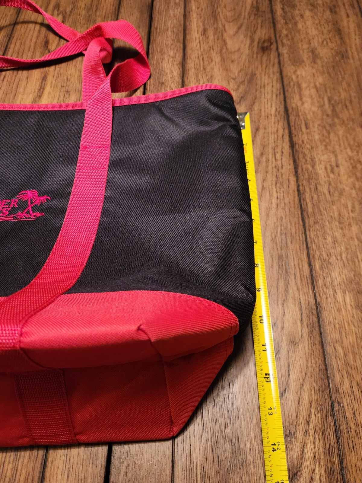 Trader Joes Large Red Reusable Insulated Cooler Freezer Red Bag (7 Gallons) NWT