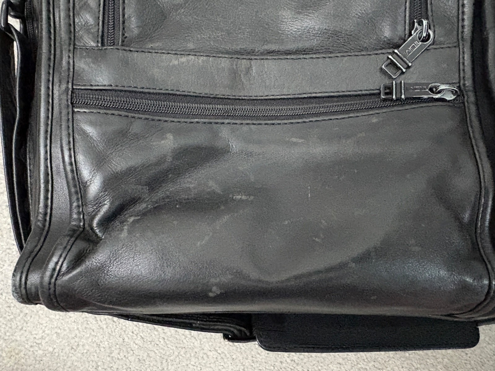 TUMI Alpha Leather Briefcase Laptop Expandable Brief Bag Black Messenger VINTAGE