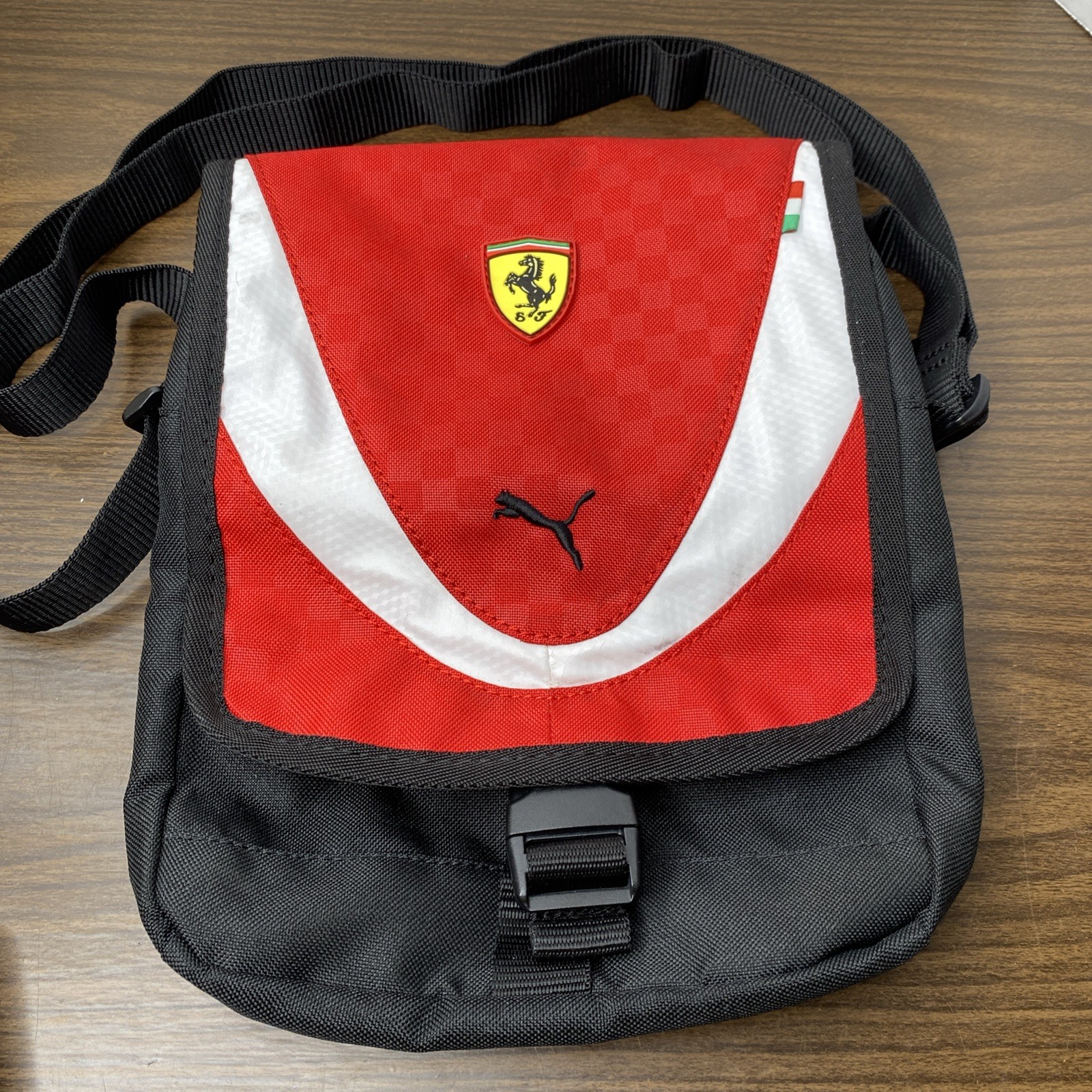 PUMA Official Ferrari Men’s Crossbody Bag Brand – Pre-Owned Black Red White