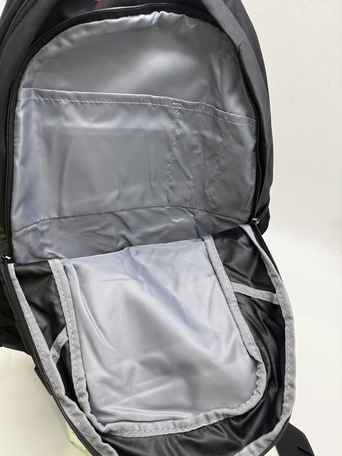 UNDER ARMOUR HUSTLE 5.0 BACKPACK 1361176 – BLACK
