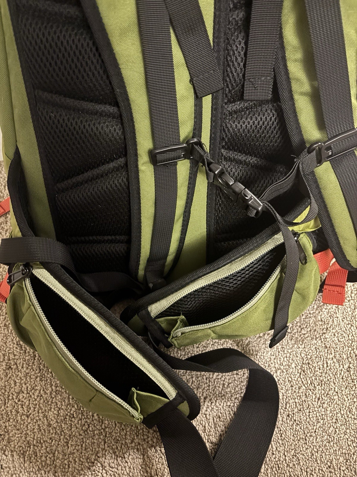 TOPI Outdoor Adventure Green Multi-Compartment Rugged Hiking Backpack Bag